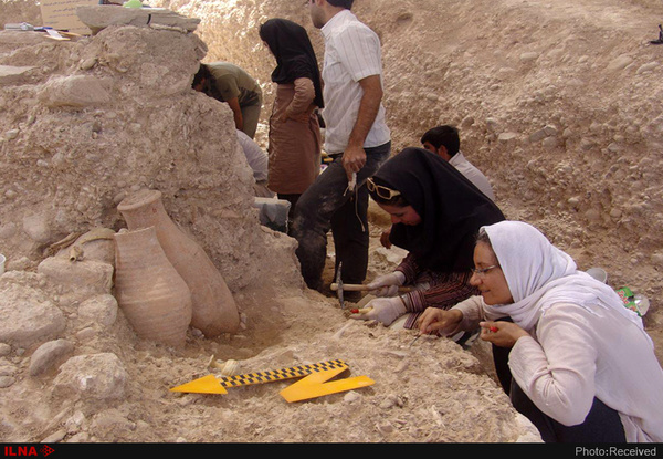 آرمان شیشه‌گر